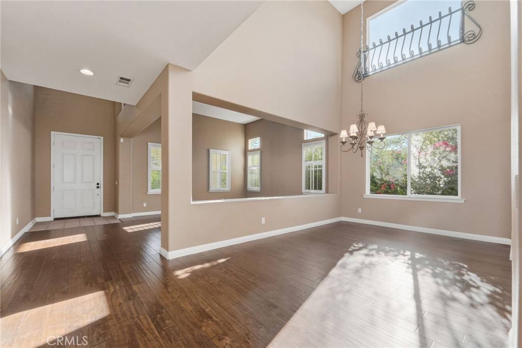 Canyon Country, CA 91351,28459 Falcon Crest