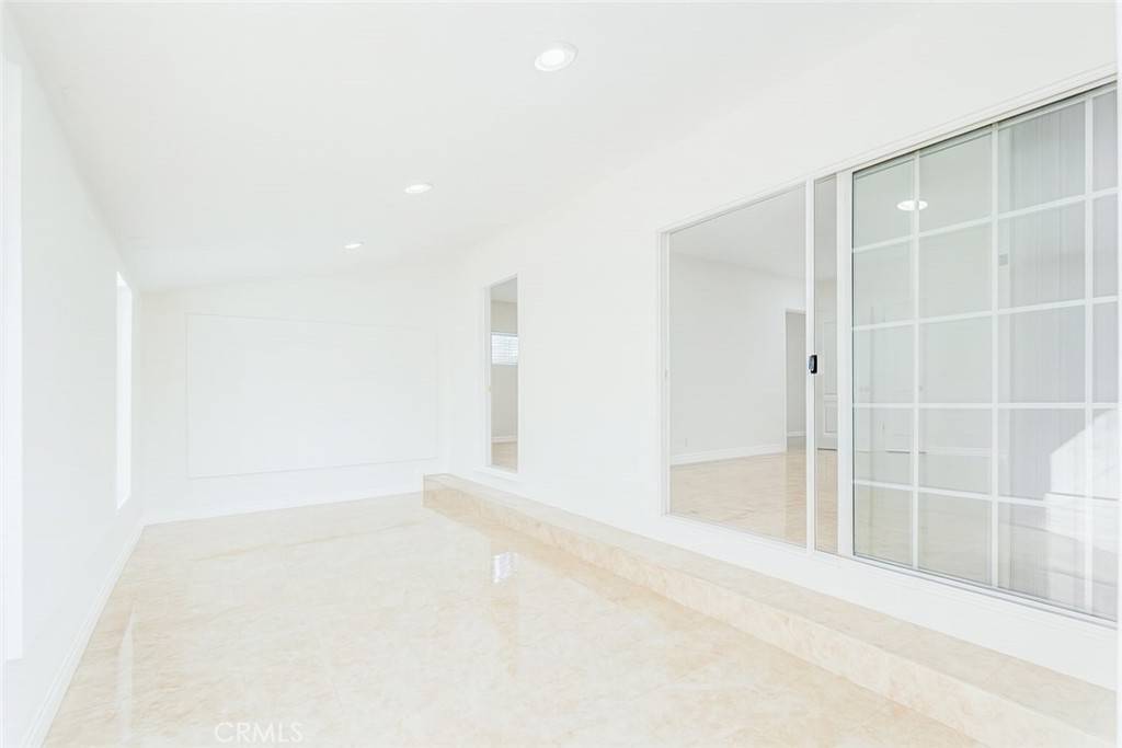 Anaheim, CA 92804,2123 W Orange AVE