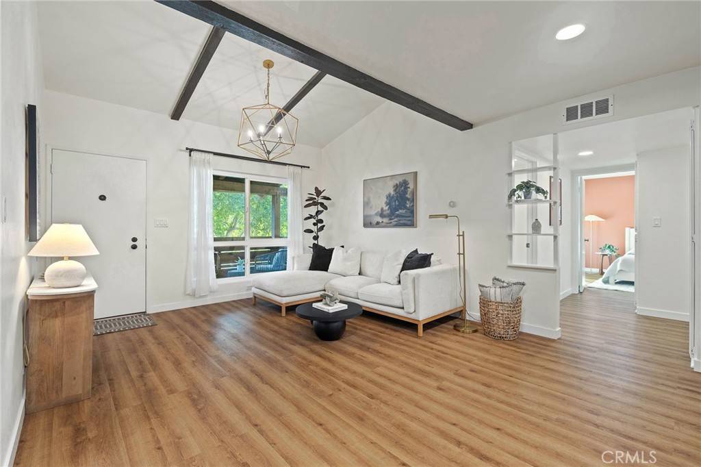 Long Beach, CA 90807,3725 Country Club Drive #10