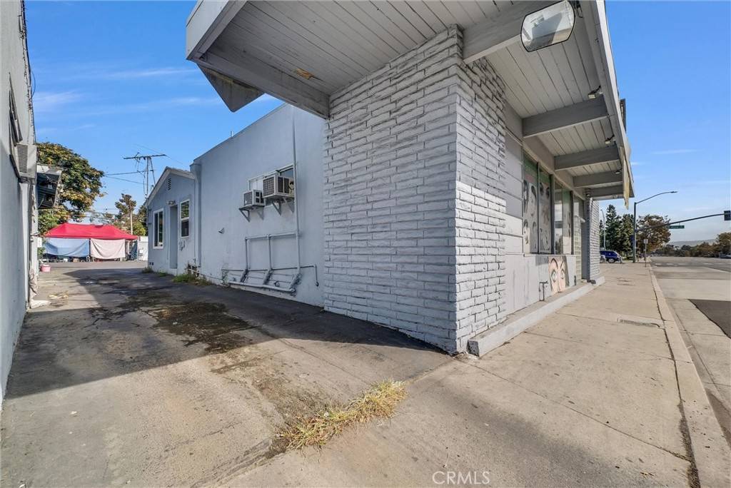 Santa Ana, CA 92706,1815 W 17th