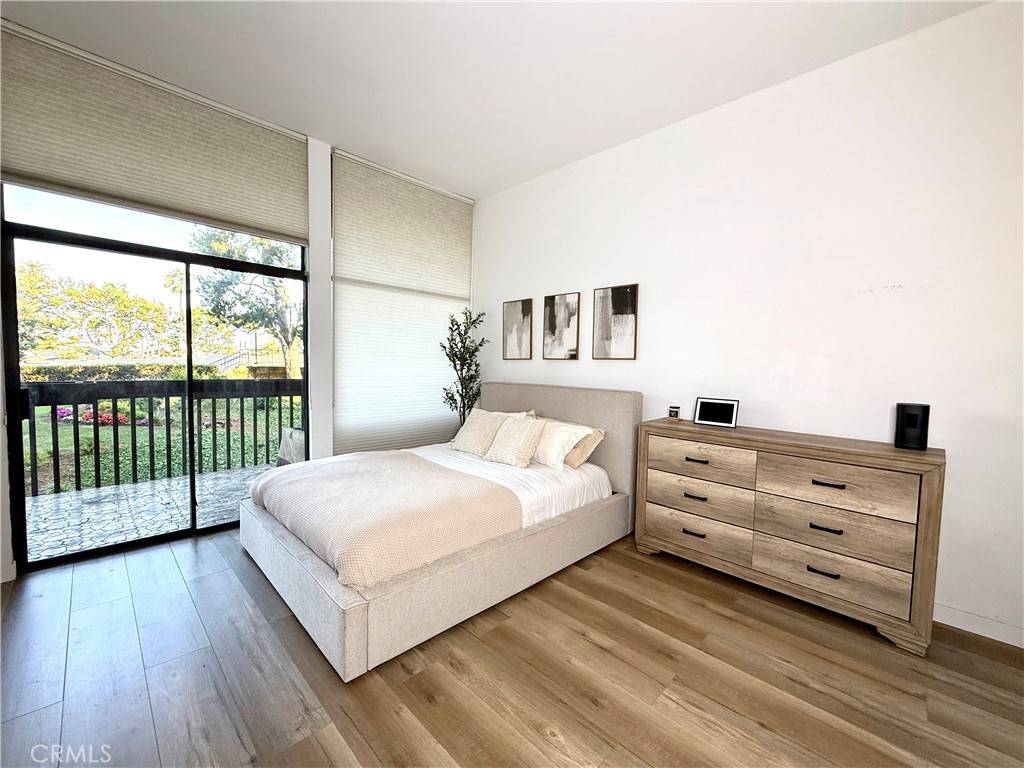 Long Beach, CA 90803,9116 Marina Pacifica DR N