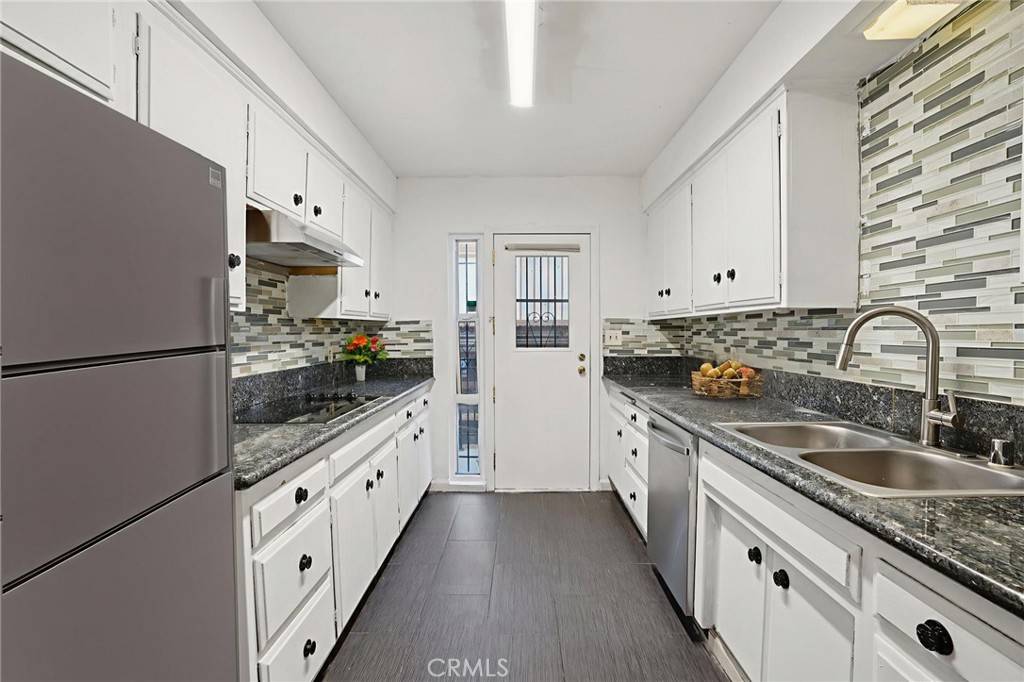 Inglewood, CA 90301,320 E Spruce