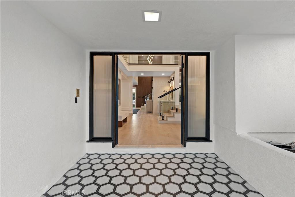 Placentia, CA 92870,1713 N Roanoke St