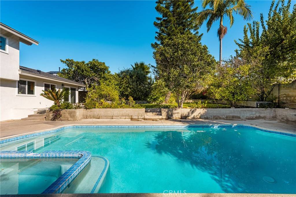 Laguna Hills, CA 92653,25232 Earhart