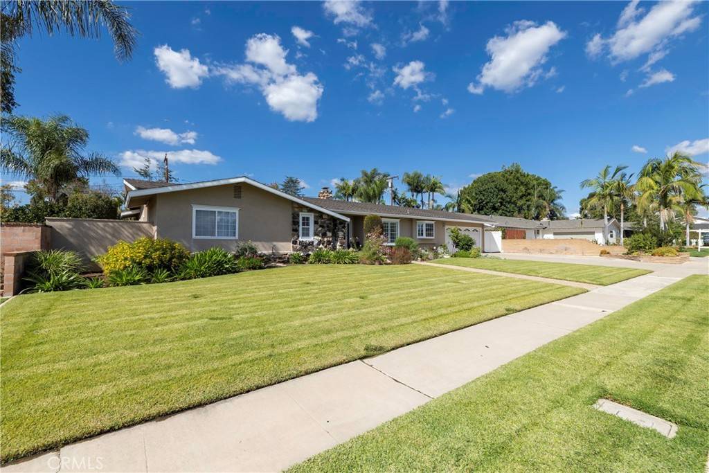 North Tustin, CA 92780,12361 Charloma