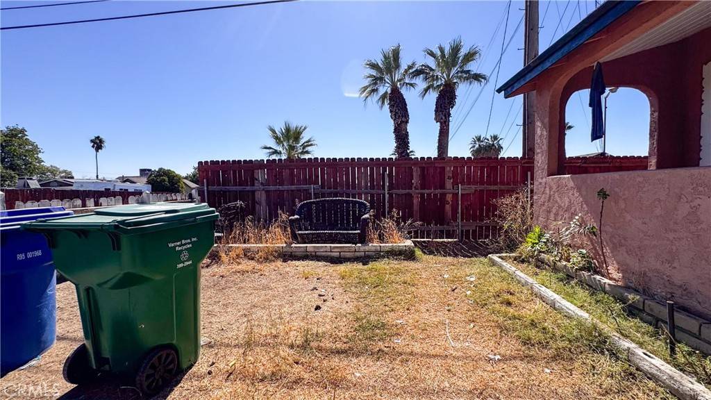 Bakersfield, CA 93305,2512 N Baker