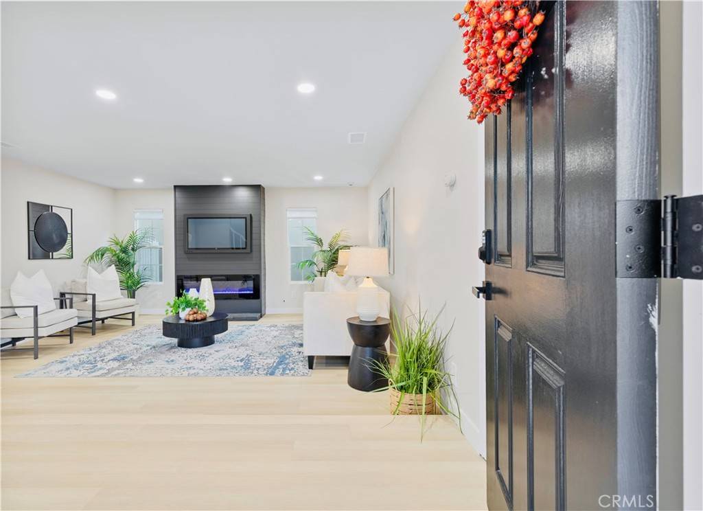 La Palma, CA 90623,5412 Bransford DR