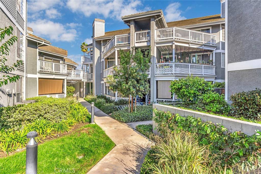 Garden Grove, CA 92843,10371 Garden Grove Blvd. #27