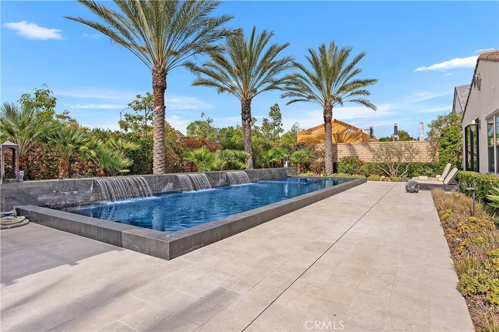 Yorba Linda, CA 92886,5992 Organza