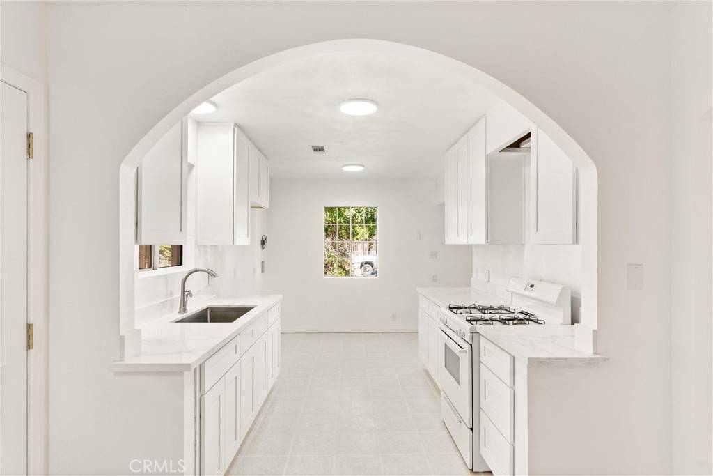 Colton, CA 92324,1666 Bryn Mawr