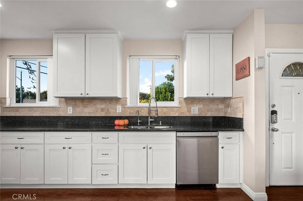 Fullerton, CA 92832,654 W Gage AVE