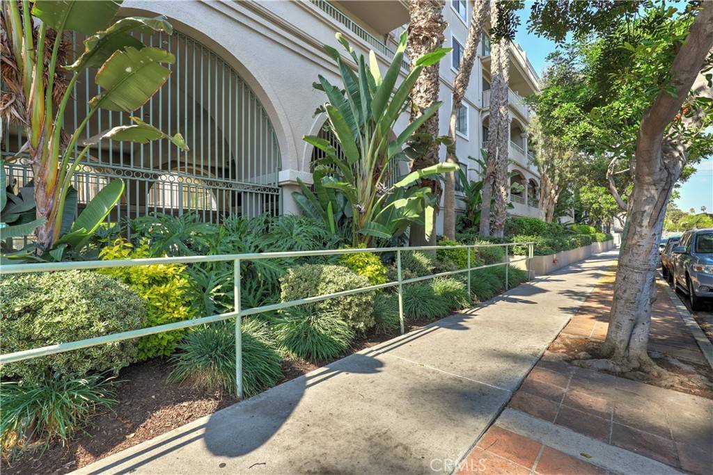 Long Beach, CA 90802,555 Maine AVE #215