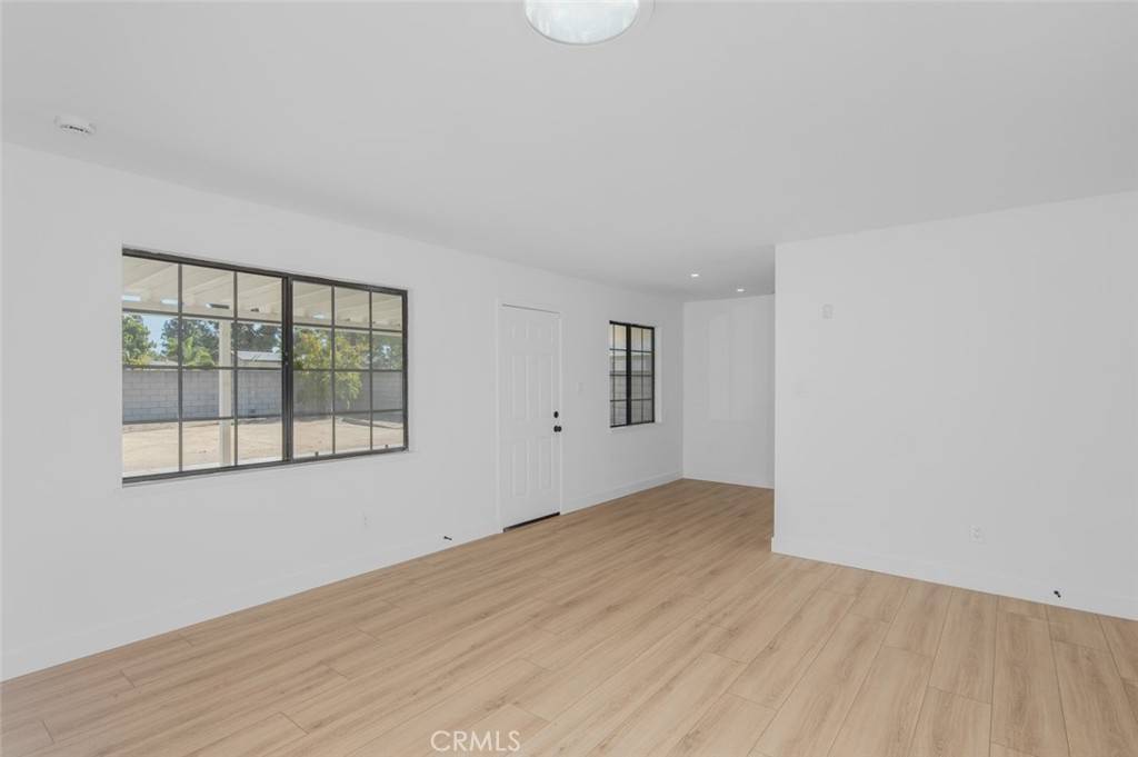 Santa Ana, CA 92704,901 S Harmon