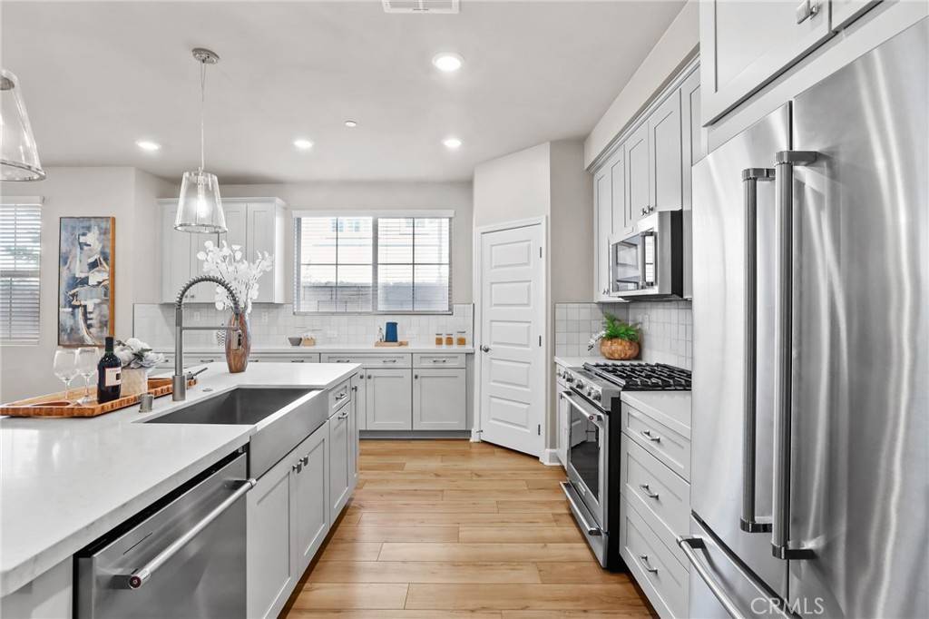 Huntington Beach, CA 92648,19091 Azul LN