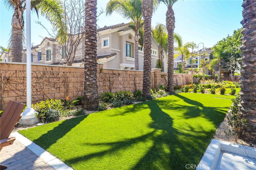 Huntington Beach, CA 92648,19091 Azul LN