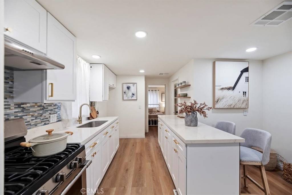 Glendora, CA 91740,826 E Route 66