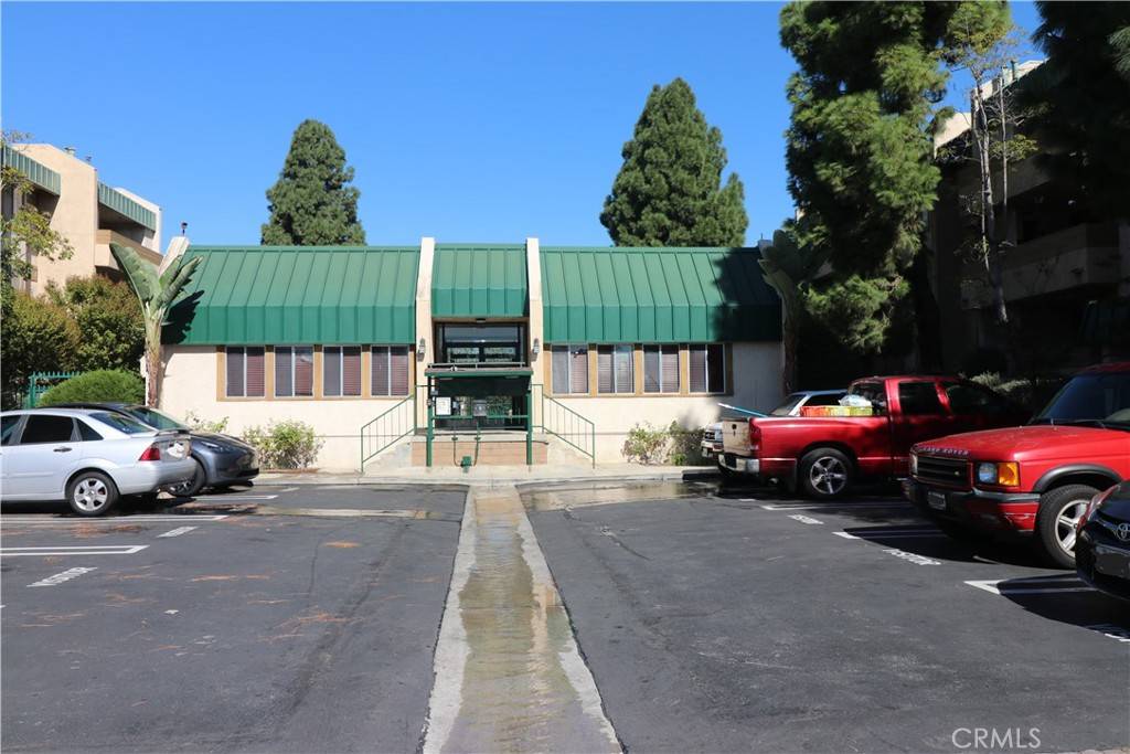 Lakewood, CA 90715,12121 Centralia ST #111