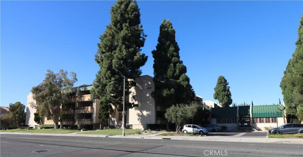 Lakewood, CA 90715,12121 Centralia ST #111