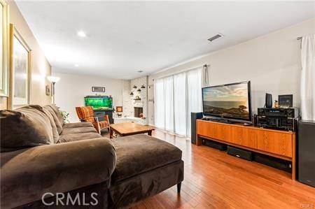 Orange, CA 92869,552 S Yorba St