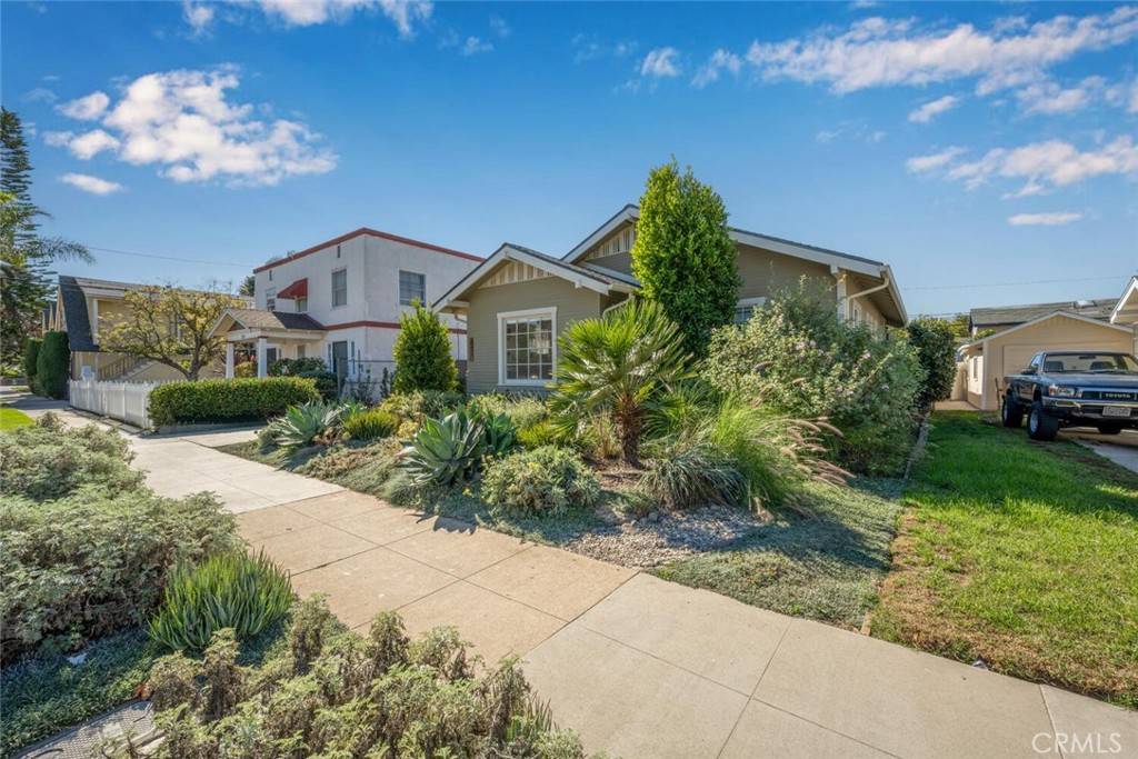 Long Beach, CA 90804,737 Molino AVE