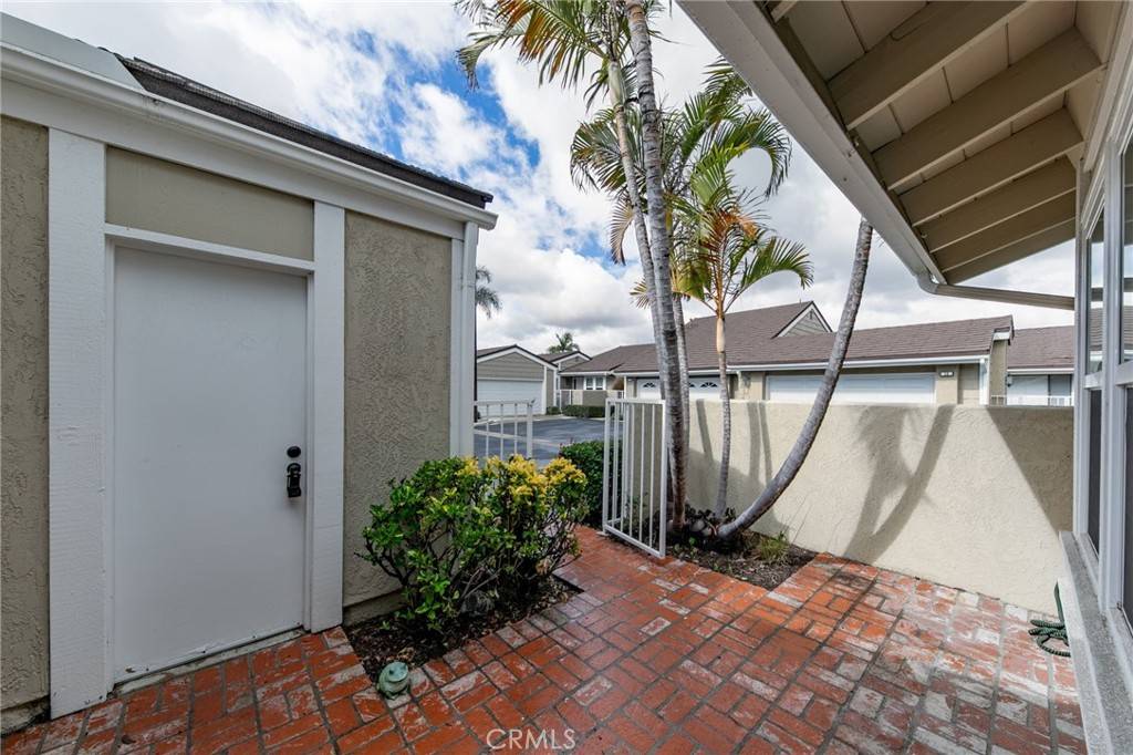 Irvine, CA 92604,32 Lone Pine #41