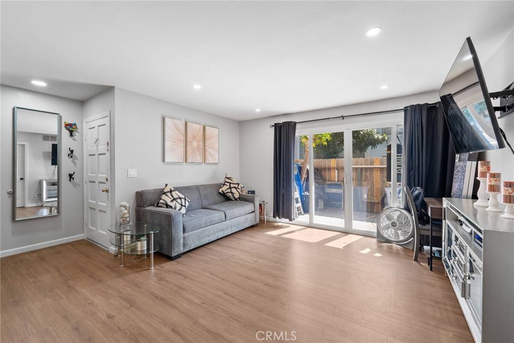 Santa Ana, CA 92704,2511 W Sunflower #P4