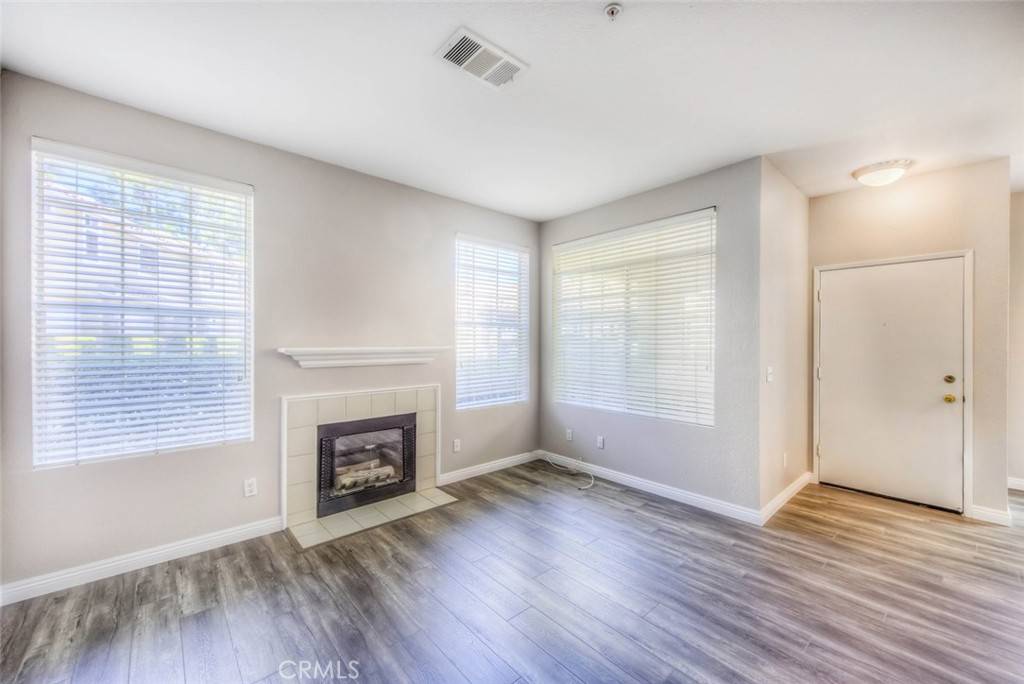 Tustin, CA 92782,120 Gallery WAY