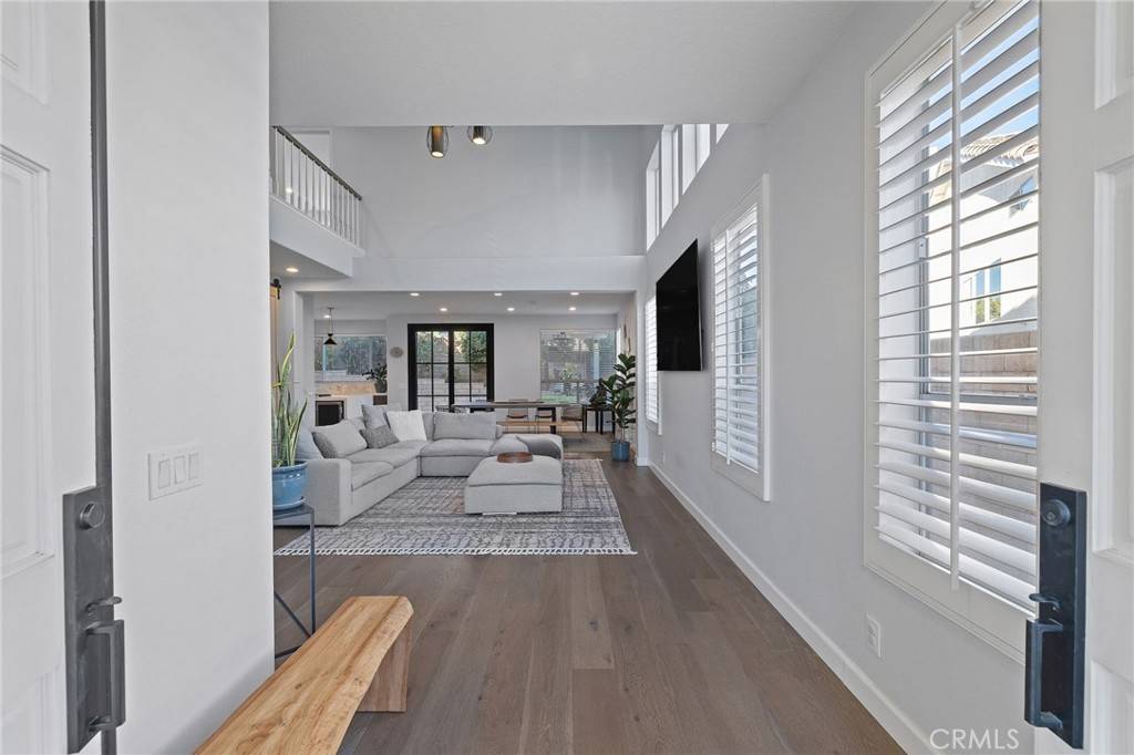 Placentia, CA 92870,325 E Concord