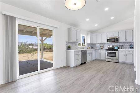 Hesperia, CA 92345,8951 Grapefruit Ave