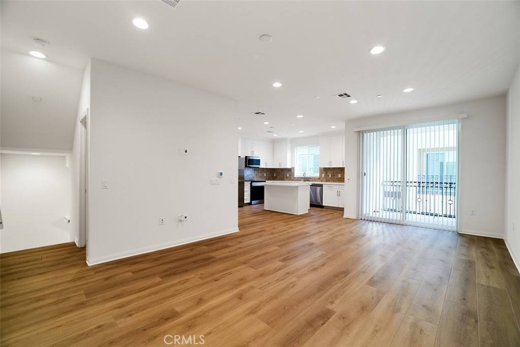 Anaheim, CA 92806,2430 Agave ST #4