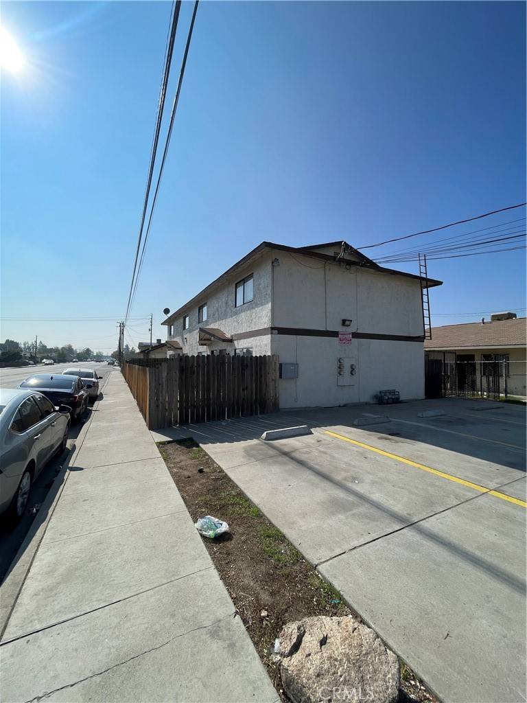 Bakersfield, CA 93301,800 31st and 3111 Q st