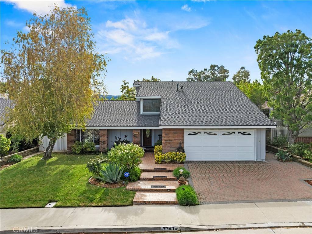 Valencia, CA 91355,25415 Via Alcira