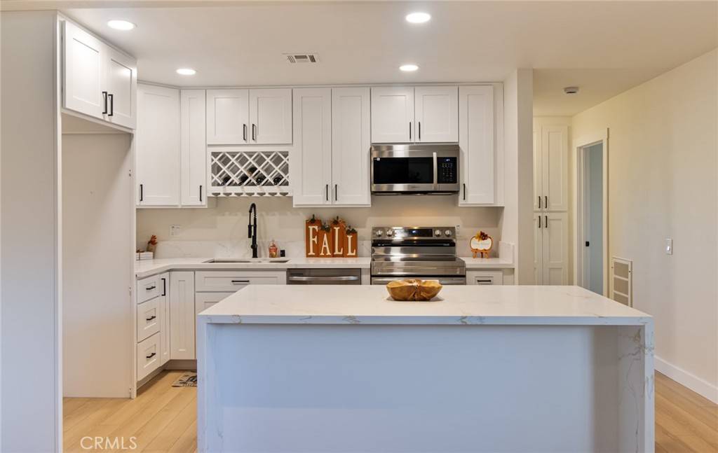 Apple Valley, CA 92308,9516 Yucca ST