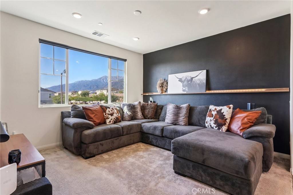 Fontana, CA 92336,16620 Wyndham Lane #9