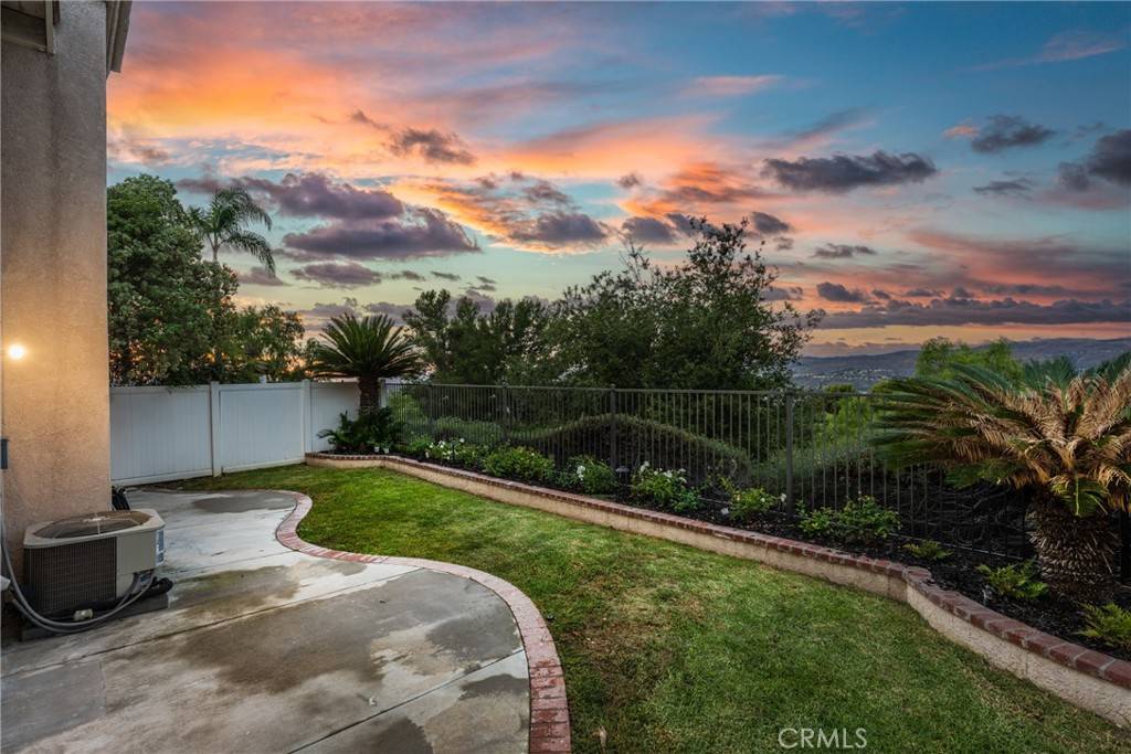 Anaheim Hills, CA 92808,911 S Firefly