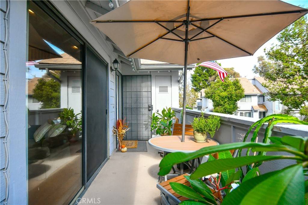 Long Beach, CA 90806,887 W 34th #A