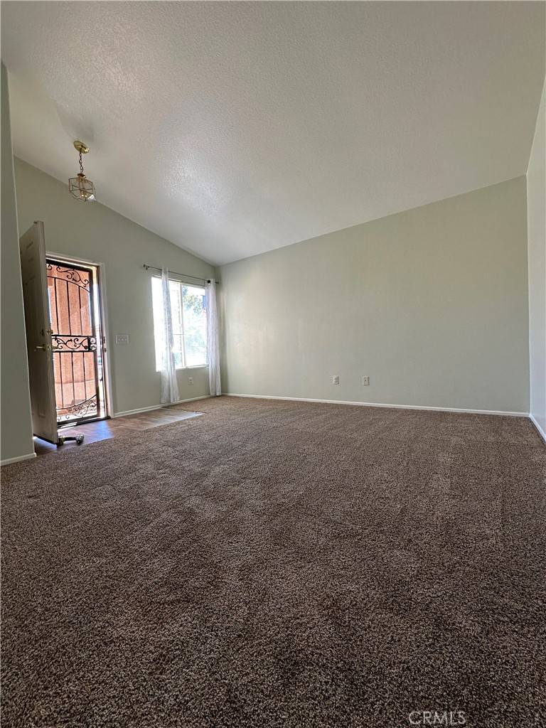 Victorville, CA 92394,14662 Green River