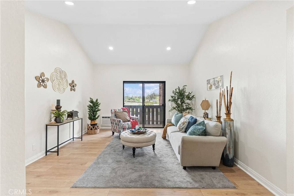 Lake Forest, CA 92630,20702 El Toro #90