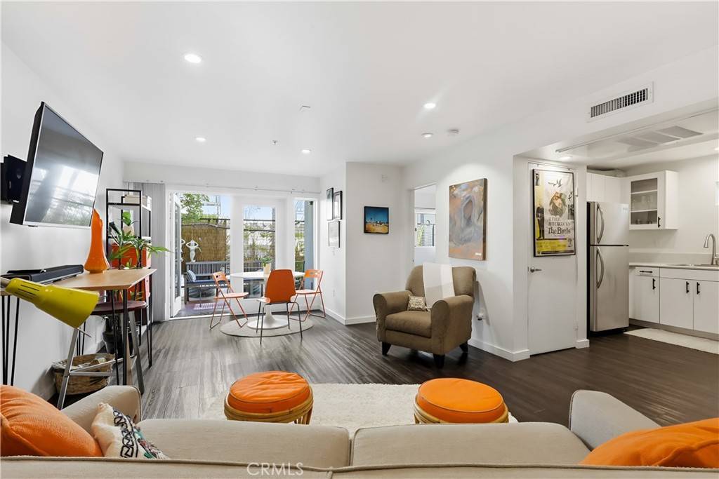 Long Beach, CA 90802,834 E 4th ST #29