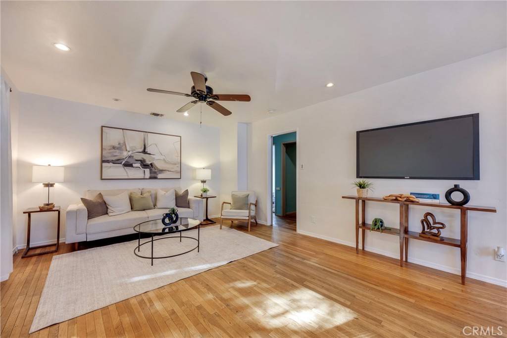 Long Beach, CA 90806,609 W 36th