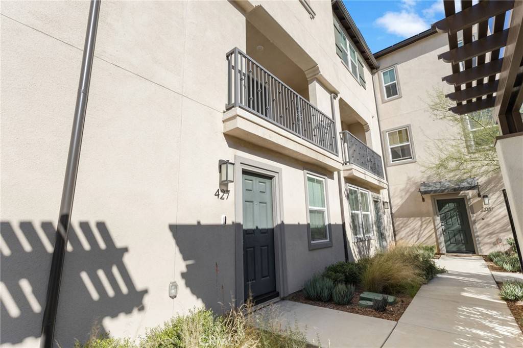 Escondido, CA 92025,427 Carina