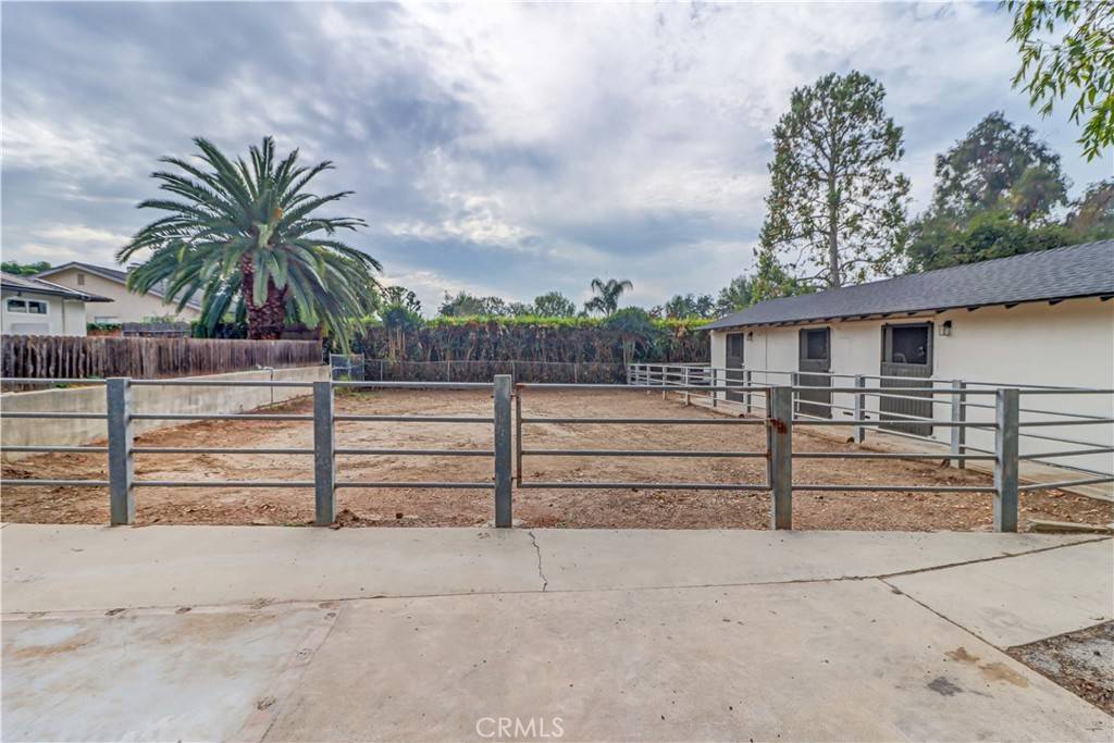 La Habra Heights, CA 90631,1435 Hacienda RD