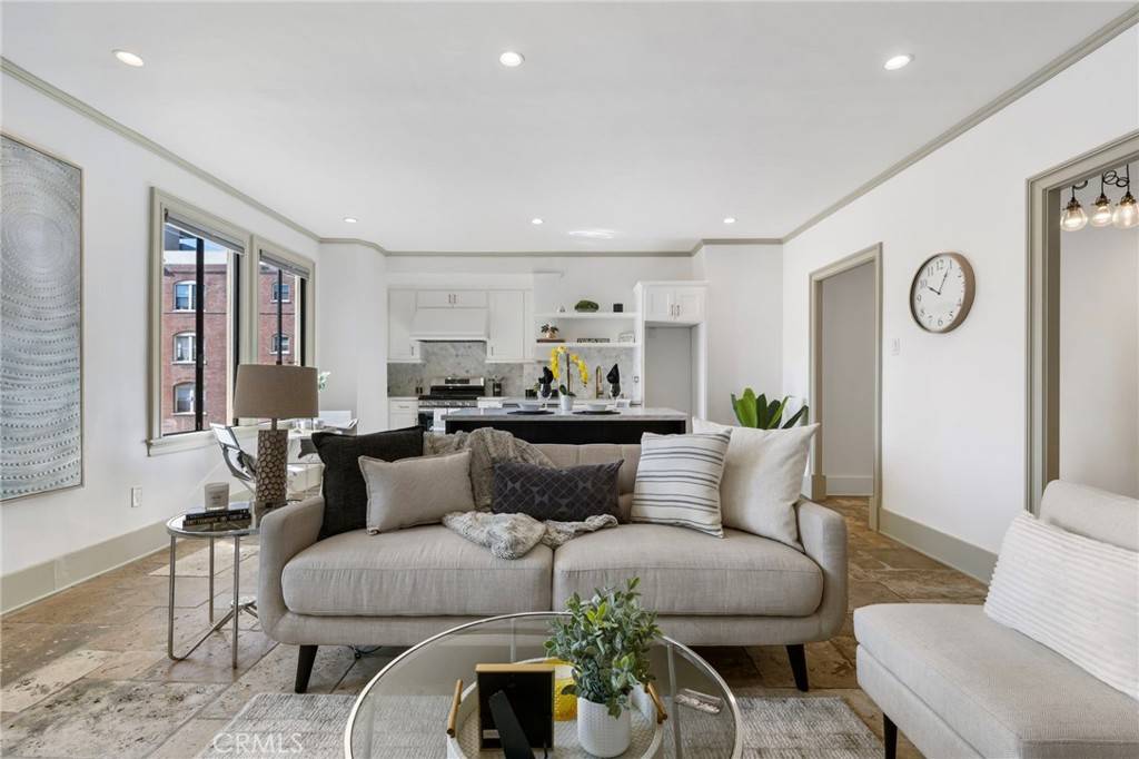 Long Beach, CA 90802,315 W 3rd ST #301