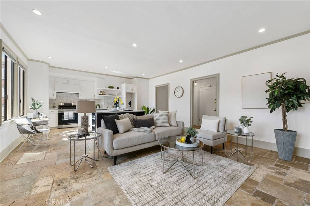 Long Beach, CA 90802,315 W 3rd ST #301