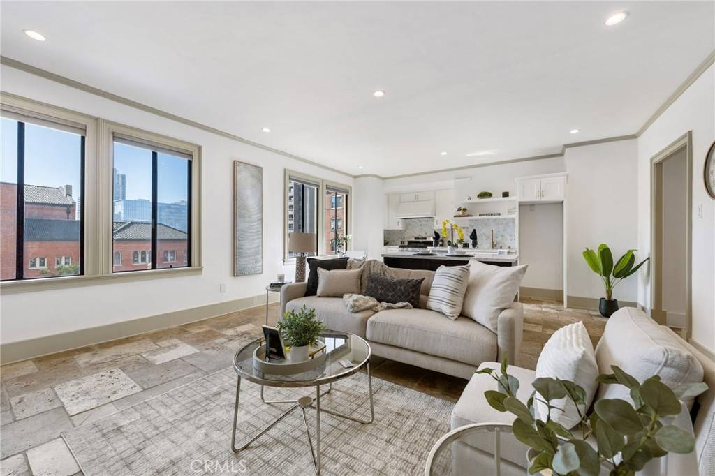 Long Beach, CA 90802,315 W 3rd ST #301