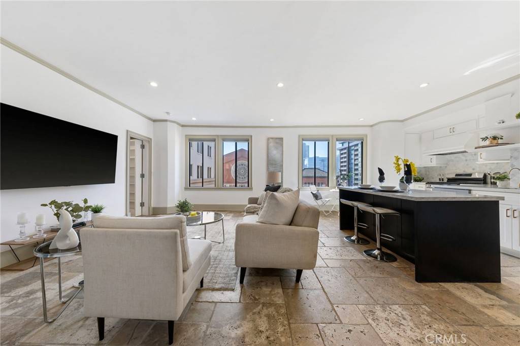 Long Beach, CA 90802,315 W 3rd ST #301