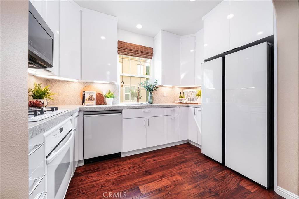 Irvine, CA 92620,49 Canal