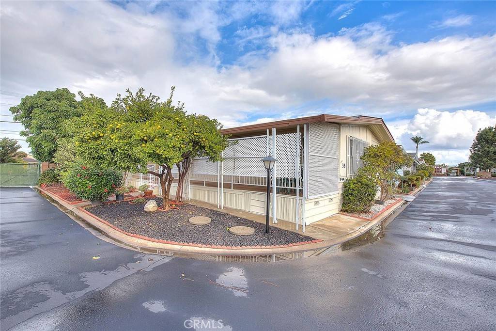 Westminster, CA 92683,9200 Westminster BLVD #35