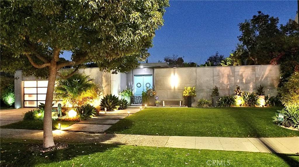 Santa Ana, CA 92706,2705 N Flower