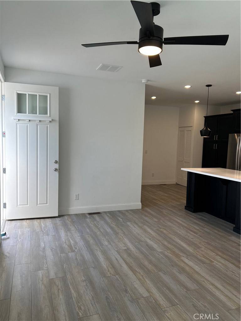 Huntington Beach, CA 92647,17261 Gothard ST #13